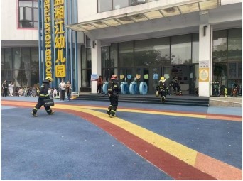 消防教育进校园，安全知识入童心
