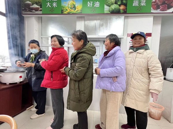 “共品腊八粥，情暖腊八节”主题活动